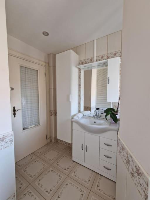 Beautiful Aparment Next To The Border 4 Room Saint-Louis  Luaran gambar